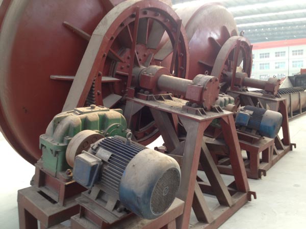 Disk grain making machine