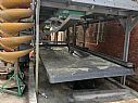 Shaking table